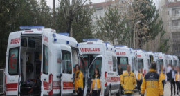 Sağlık çalışanları taleplerini ‘ambulans’ ile gönderdi