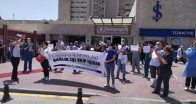 Sağlık emekçileri ek ödemelerdeki adaletsizliği alkışlarla protesto etti